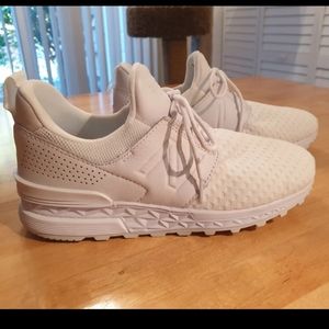 New Balance 574 Womens size 7.5